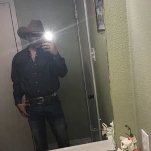 Meet your Posher, Emiliano